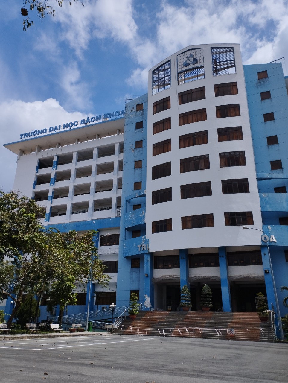 sửa chữa trường đại học
