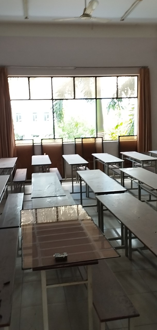 sửa chữa trường đại học