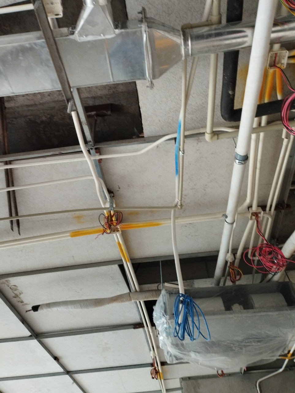 thi công hệ thống điện nước quận 1